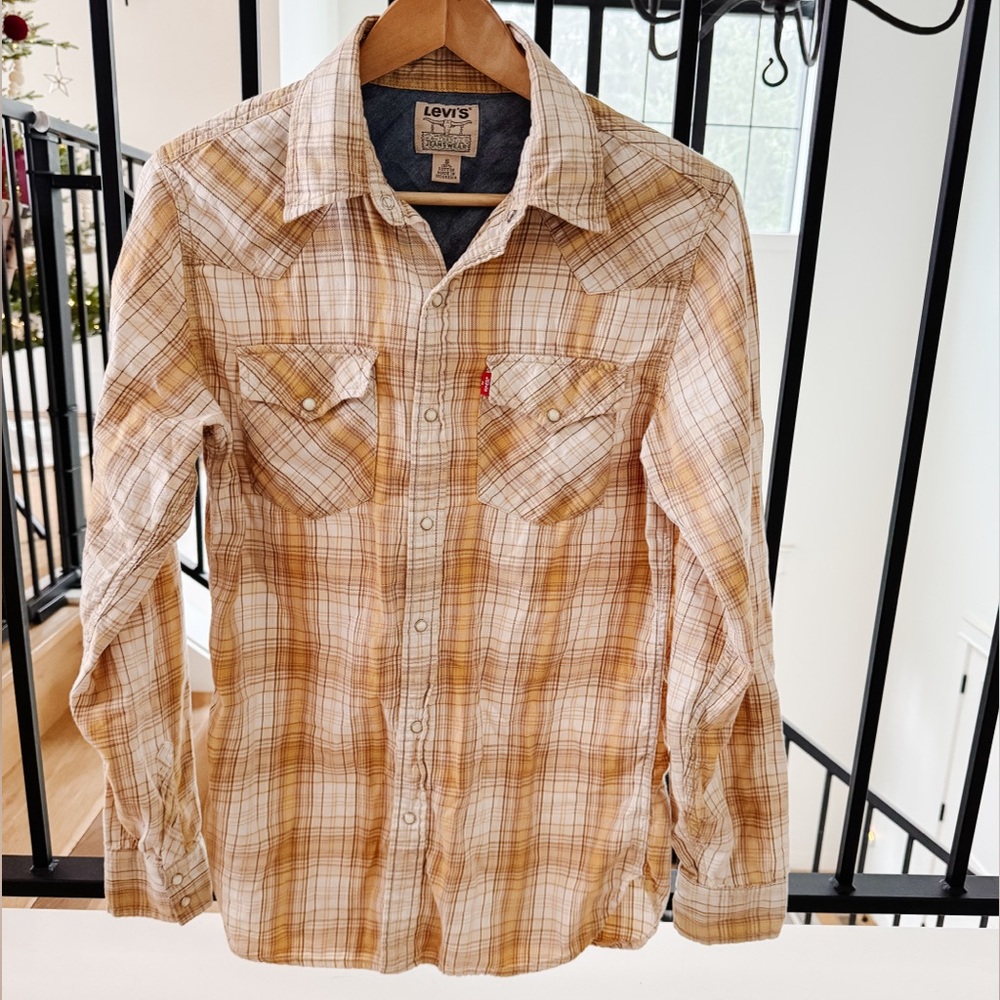 Vintage Levi’s button up shirt